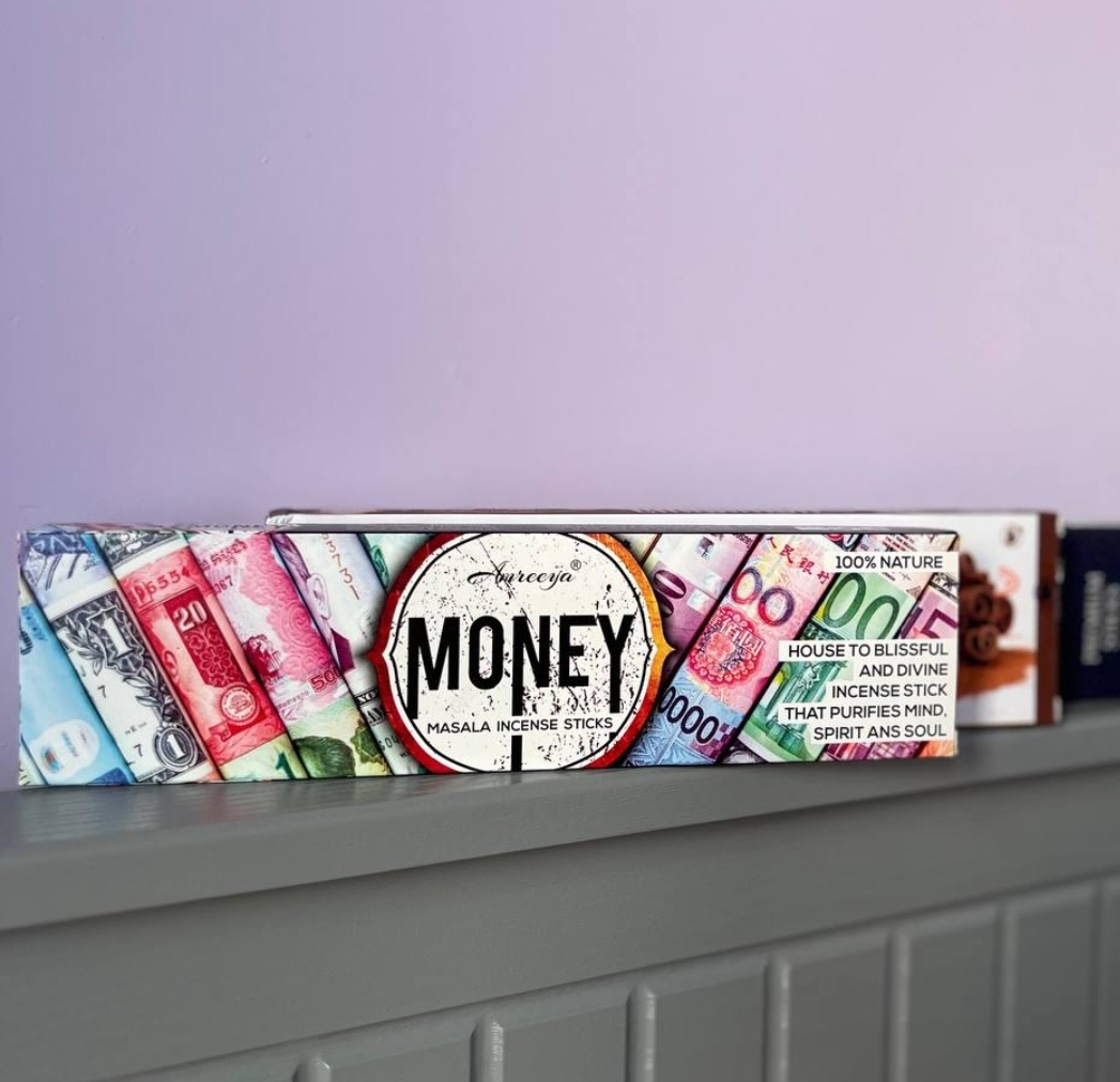 تصویر عود مانی با بسته‌بندی ساده و رایحه طبیعی مناسب برای یوگا، مدیتیشن و آرامش فضا